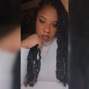 Meet your Posher, Dejonae